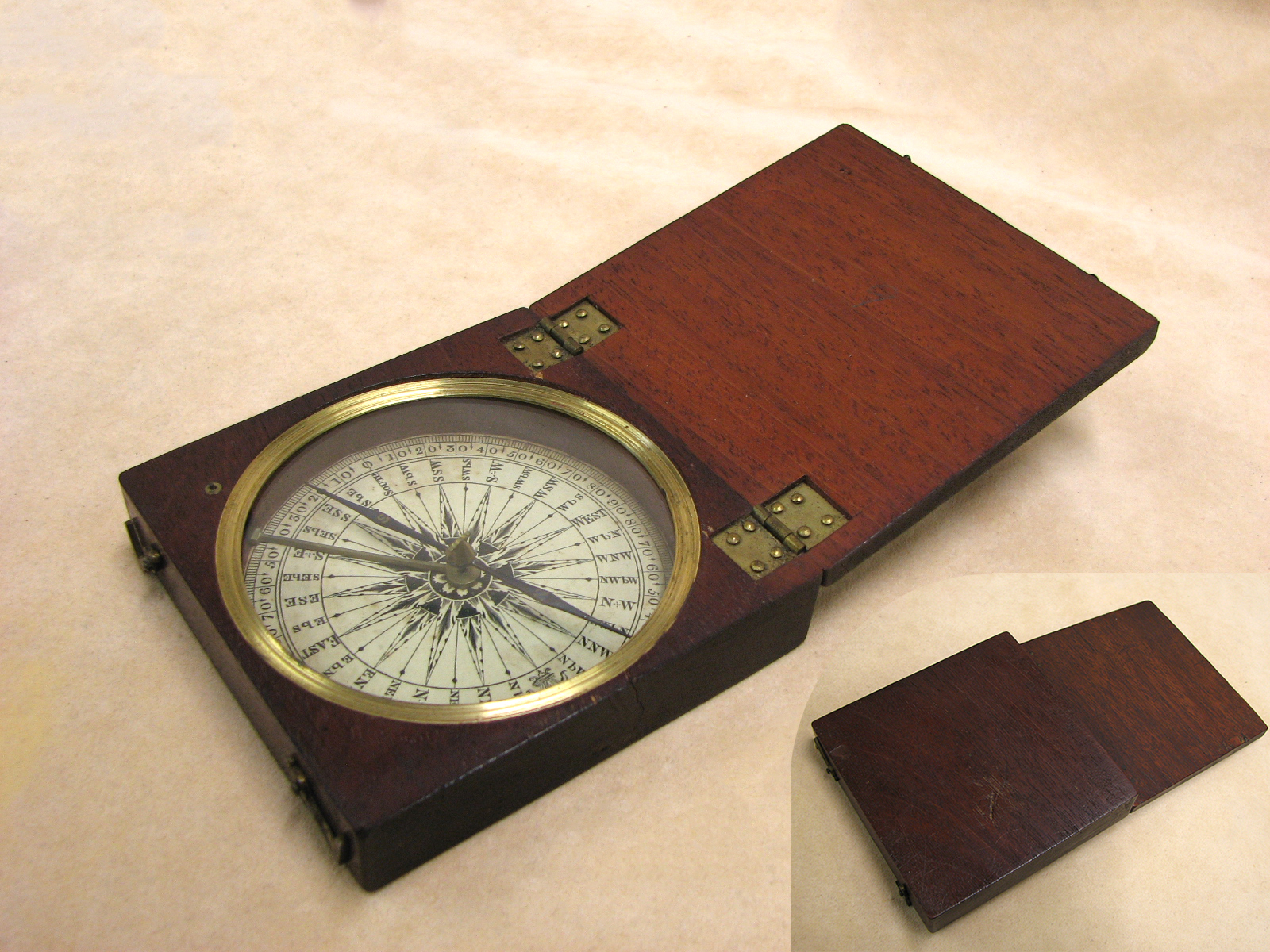 Early 19th Century Georgian mahogany compass